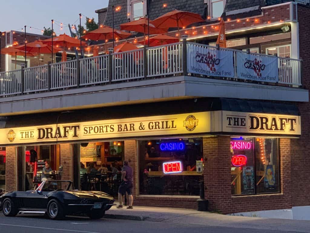 The Draft Sports Bar And Grill