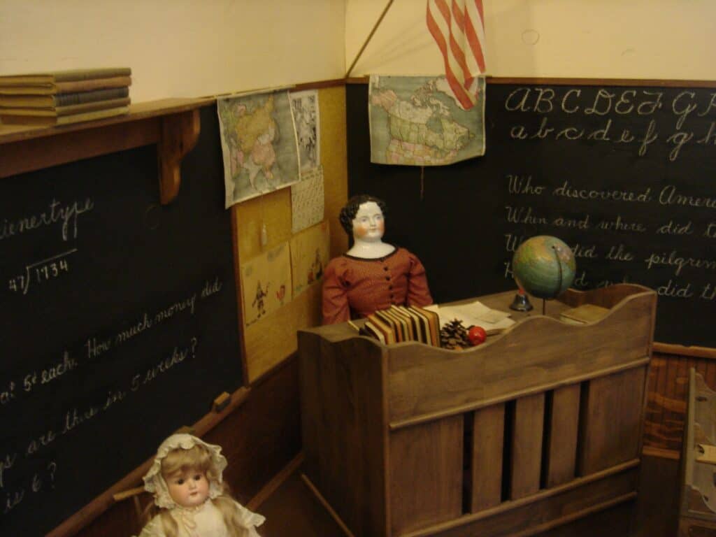 Arizona Doll & Toy Museum