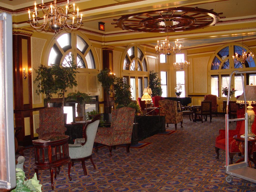 Lafayette Hotel in Marietta