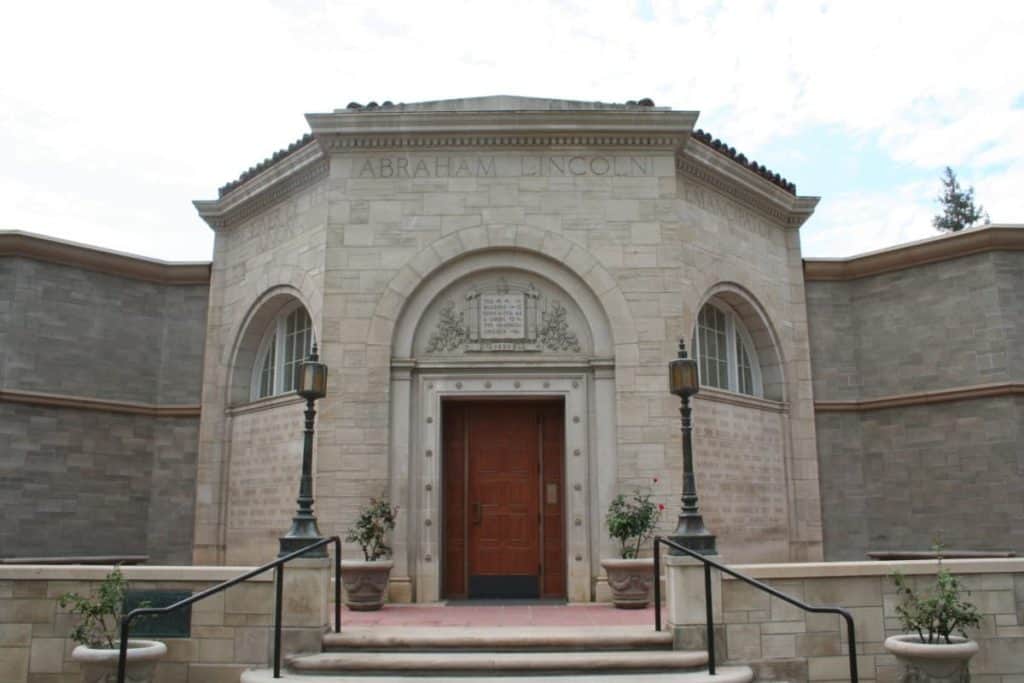 Lincoln Shrine