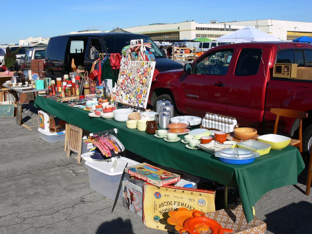 Alameda Point Antique Fair
