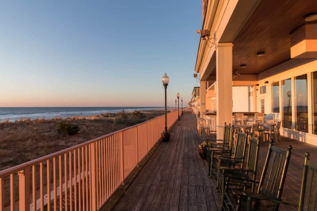 Dunes Manor Hotel & Suites