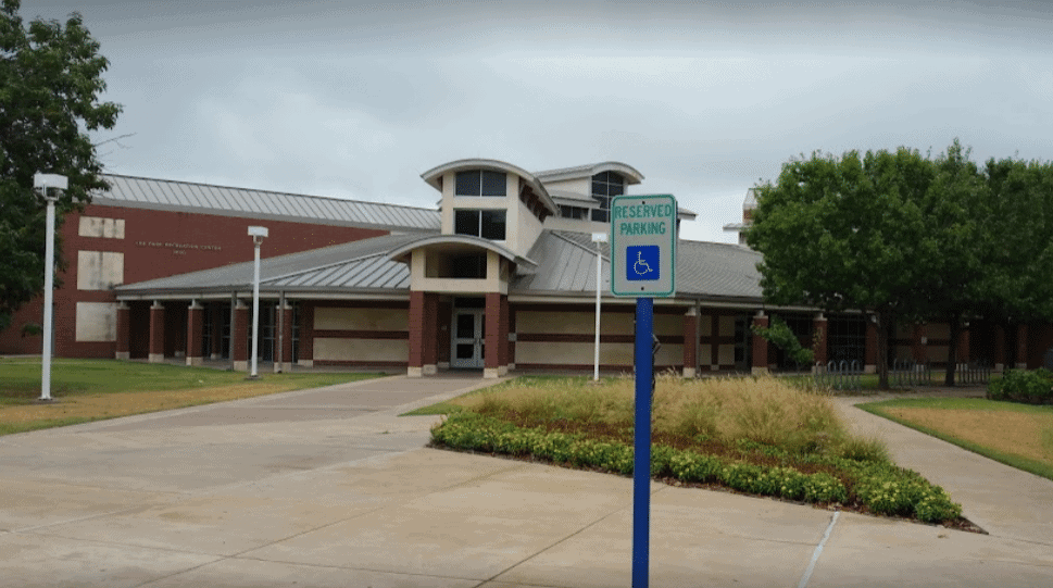 Lee Park Recreation Center