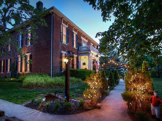 Maple Hill Manor