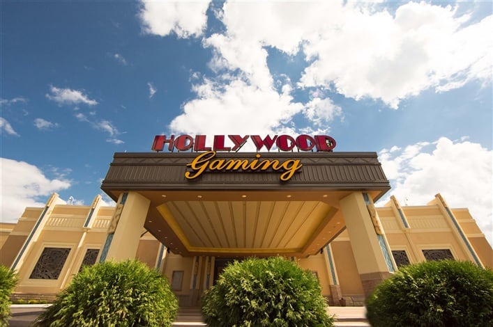 Hollywood Gaming at Mahoning Valley Race Course