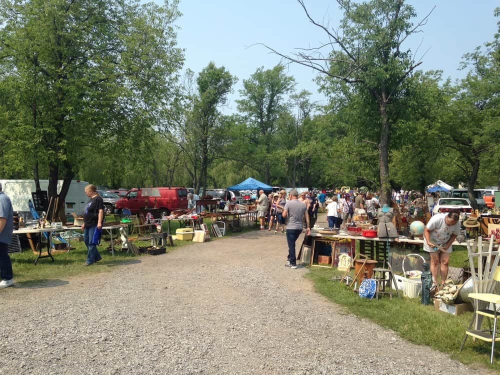 Antique World, Antique and Flea Market
