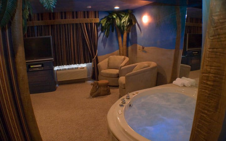 Designer Inn & Suites