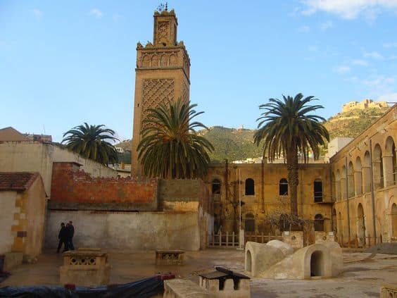 Sidi el Houari district