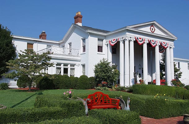Tara Country Inn, Clark