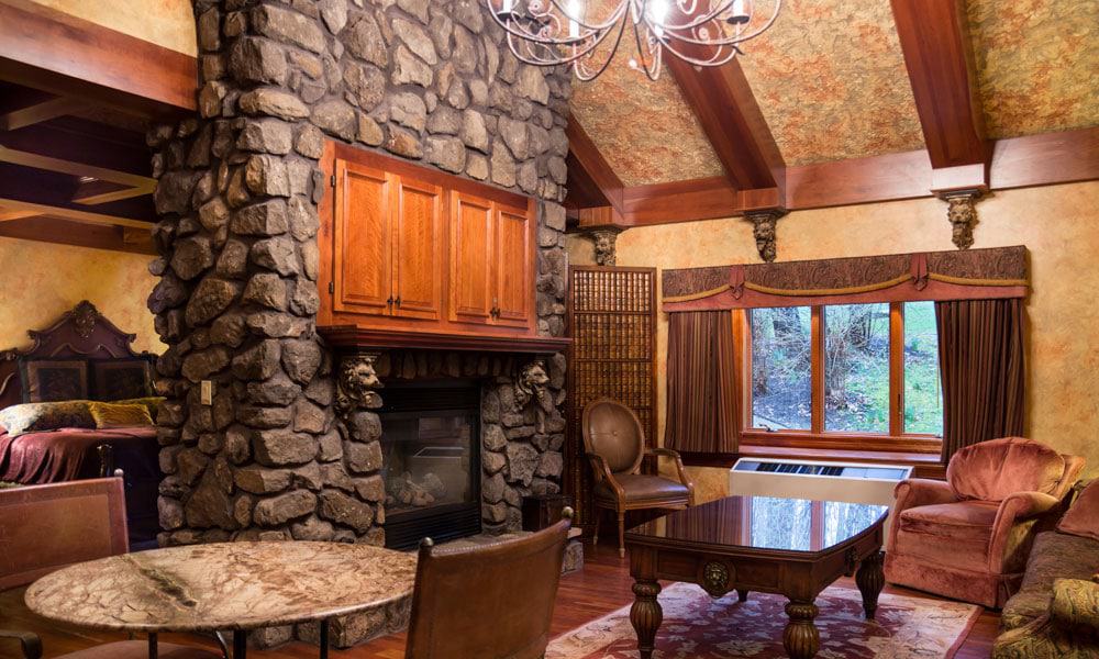 Landoll’s Mohican Castle