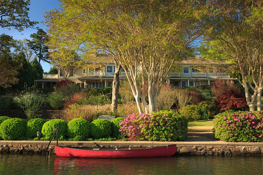 Lookout Point Lakeside Inn