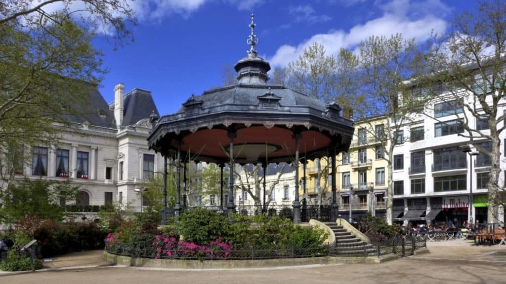 Place Jean-Jaurès