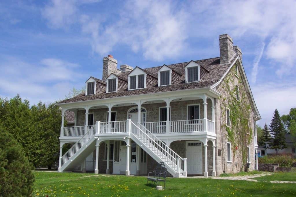 Symmes Inn