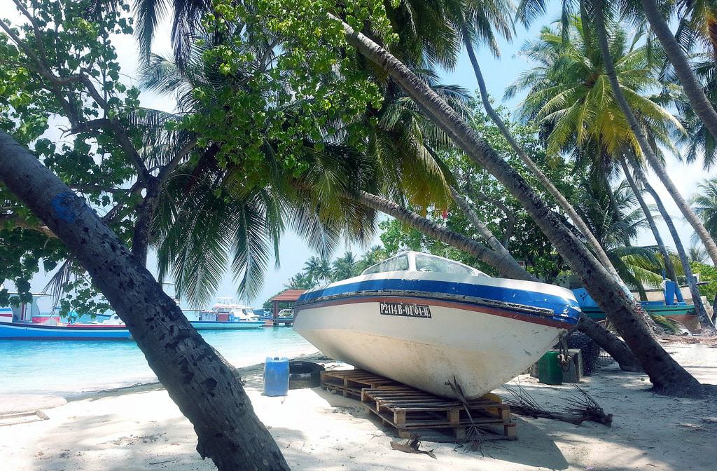 Thulusdhoo Island