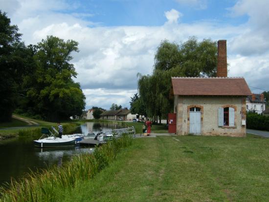 Vallon-en-Sully