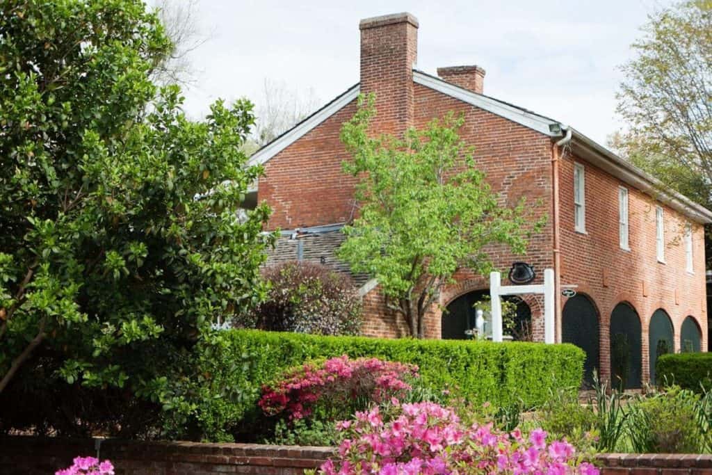 Monmouth Historic Inn and Gardens