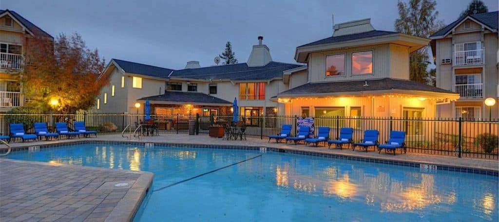 Beach Retreat and Lodge