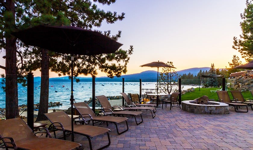 Red Wolf Lakeside Lodge