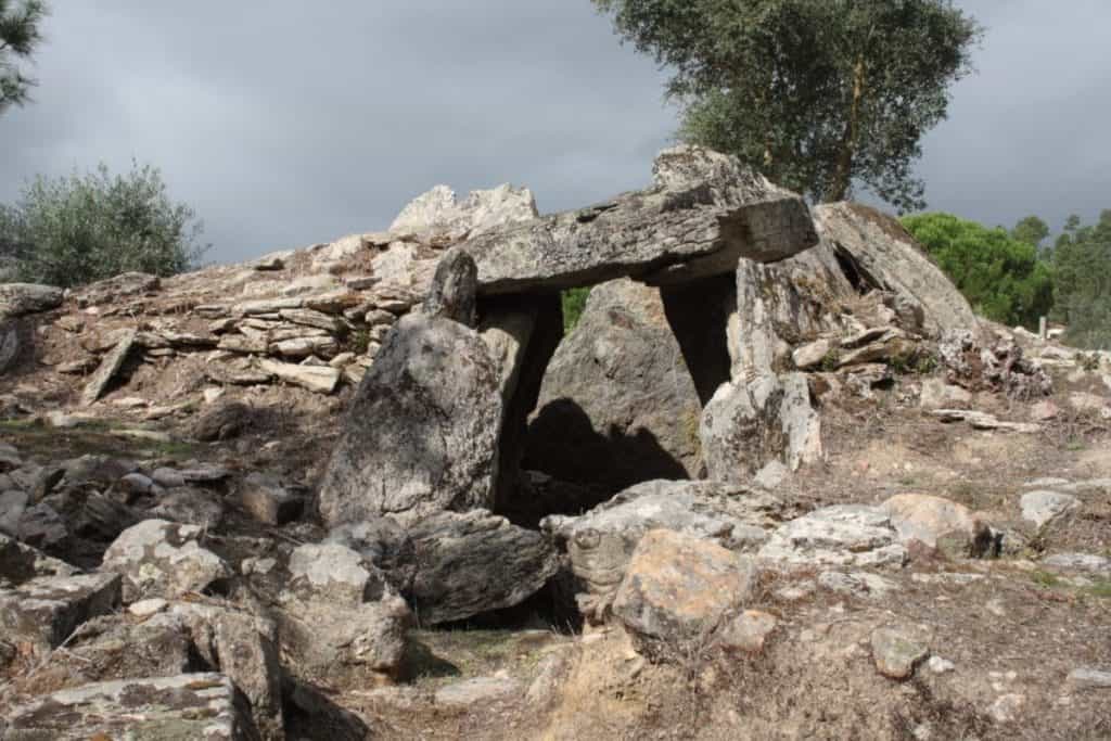 Anta Do Vale Da Laje