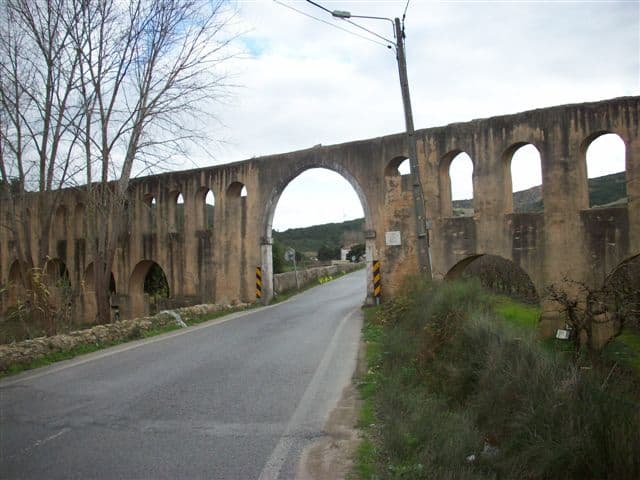Aqueduto Da Fonte Dos Canos