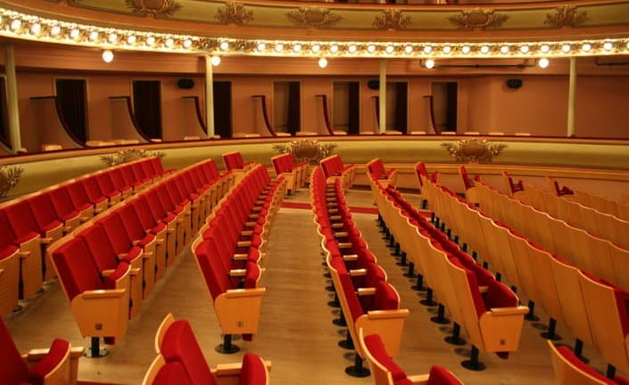 Cine-Teatro O Ribeiro Da Conceição