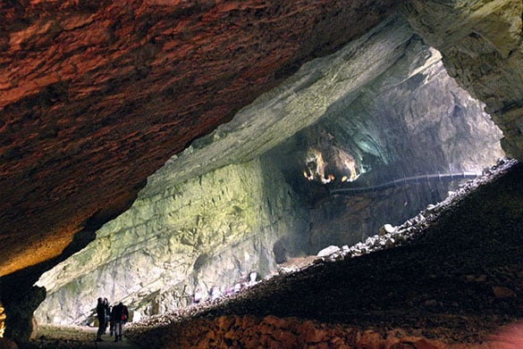 Grottes Du Cerdon