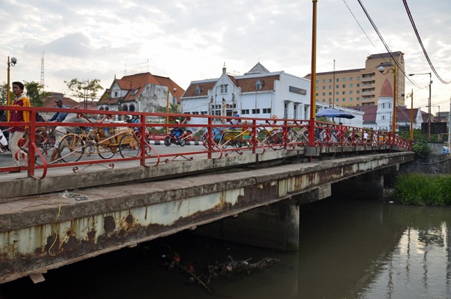 Jembatan Merah