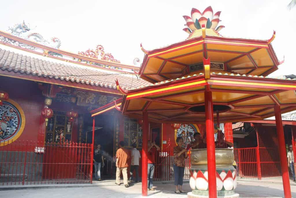 Jin De Yuan Front Worship