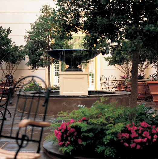 The Alluvian Hotel - Courtyard