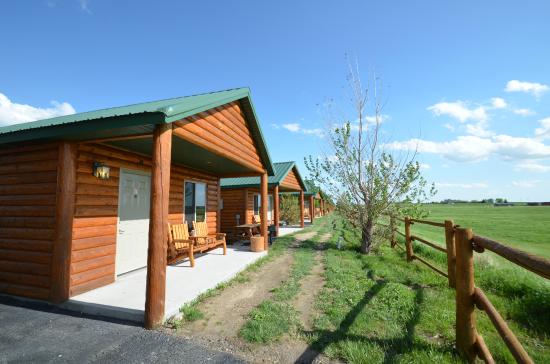 Frontier Cabins Motel