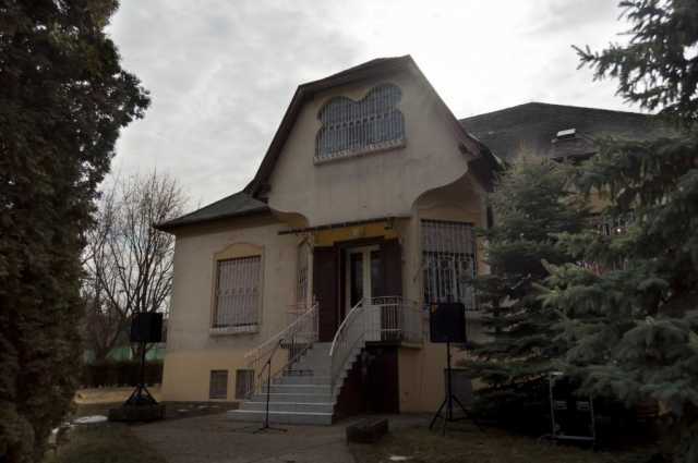 László Holló Memorial Museum