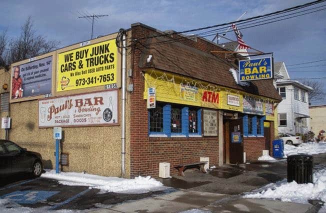 Paul’s Bar And Bowling