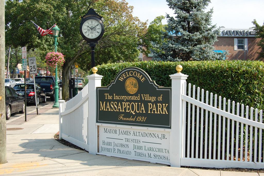 Massapequa Park, NY