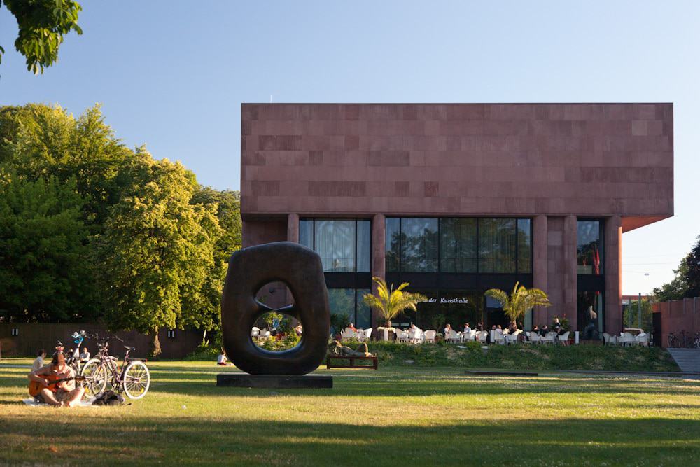 Kunsthalle In Bielefeld / Blick Vom Skulpturengarten Aus
