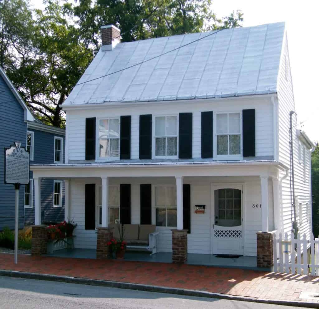 Patsy Cline's Childhood Home and Grave, Winchester