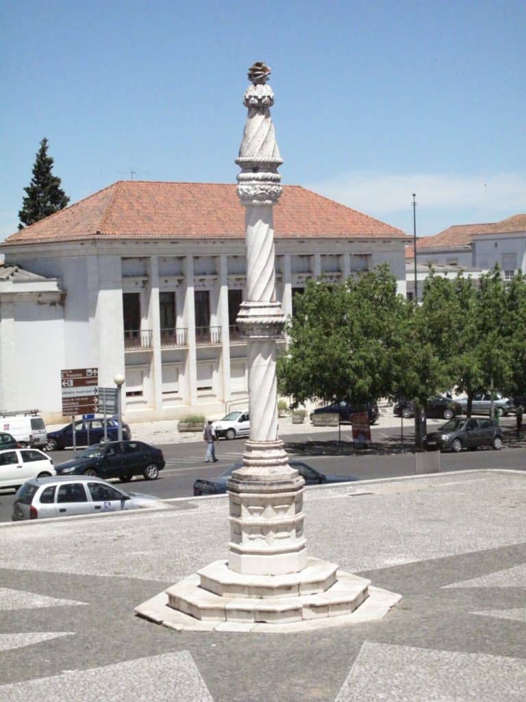 Praça Luís de Camões, Estremoz
