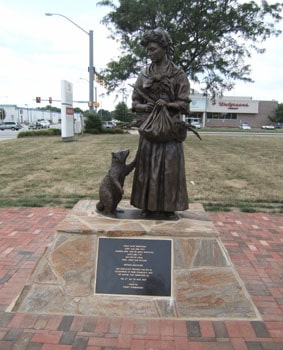 The Witch Of Pungo Statue, Virginia Beach