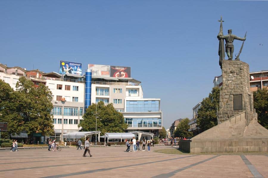 Trg Srpskih Ratnika, Kraljevo