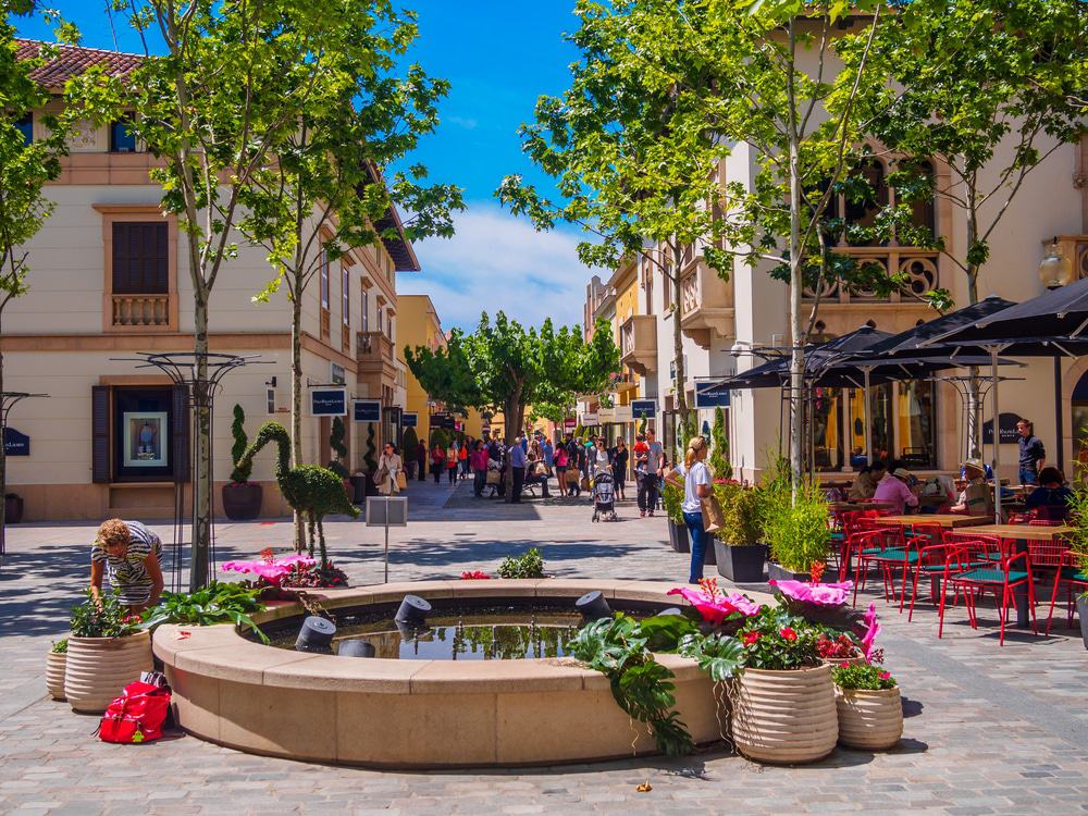 La Roca Shopping Village