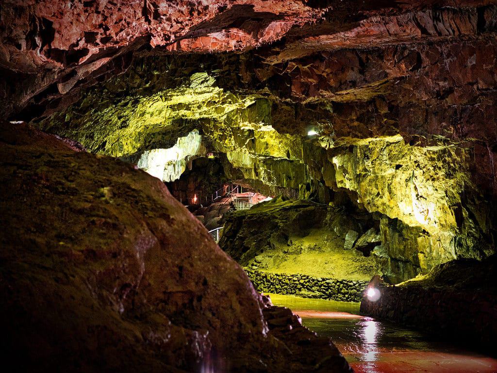 Poole's Cavern