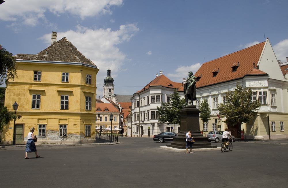 Vienna Gate Square, Gyor