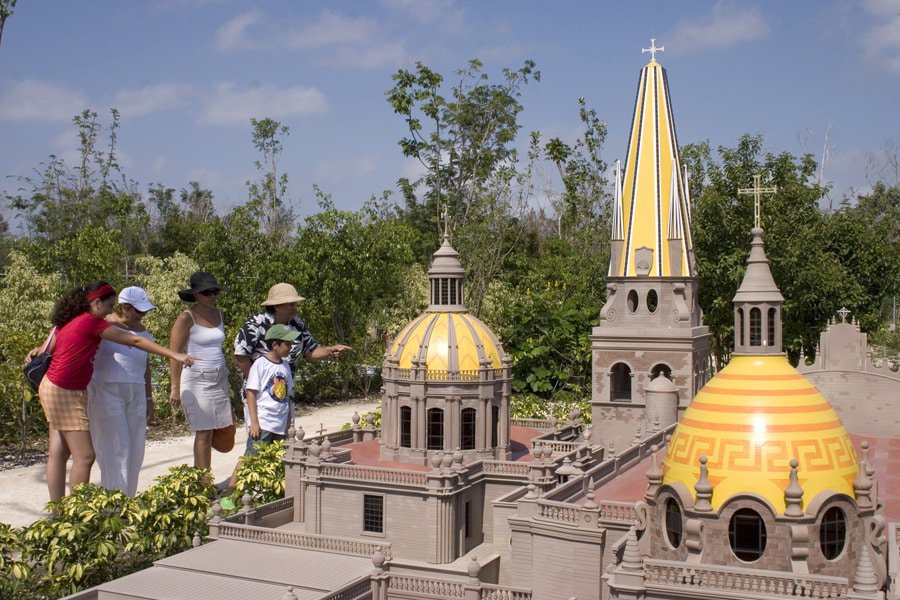 Discover Mexico Park