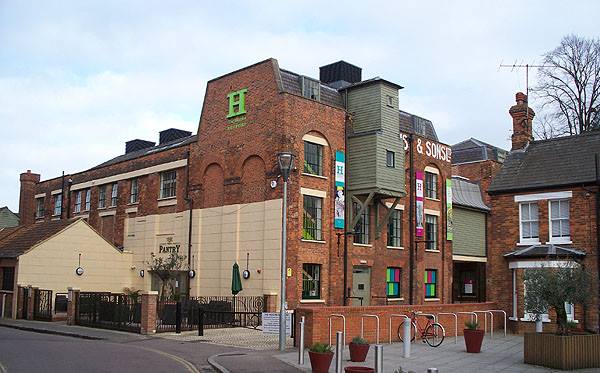 Higgins Art Gallery & Museum