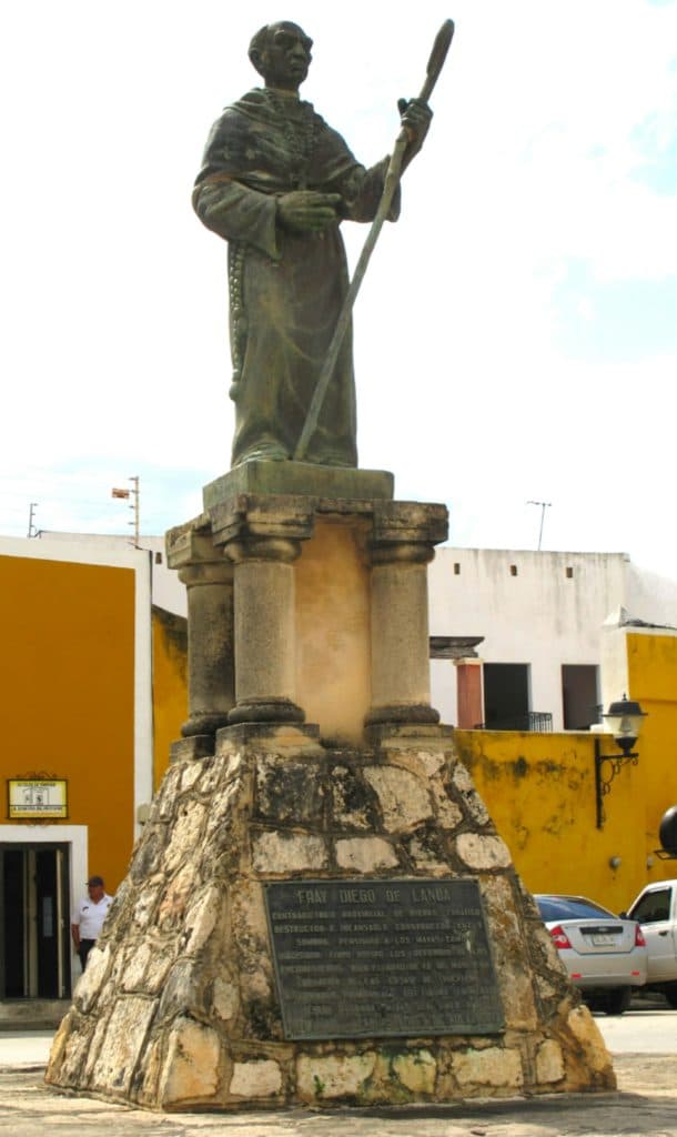 Monumento a Fray Diego de Landa