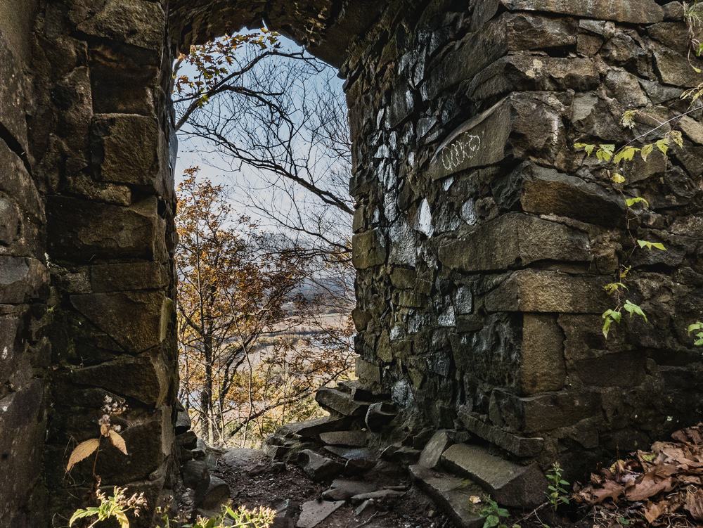 Eyrie House Ruins, Holyoke