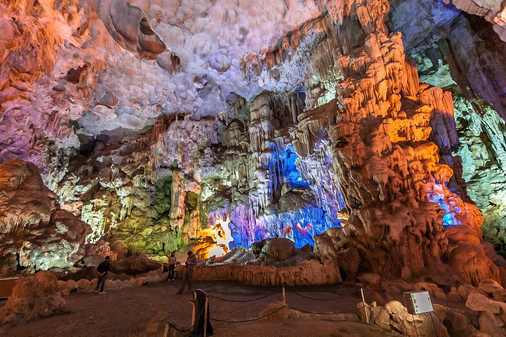 Hang Sung Sot Cave