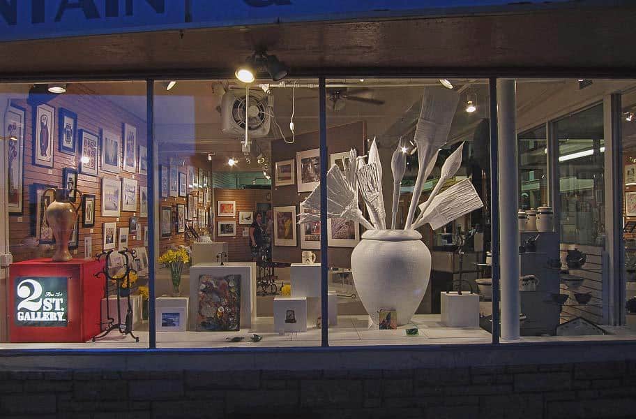 2 Street Gallery