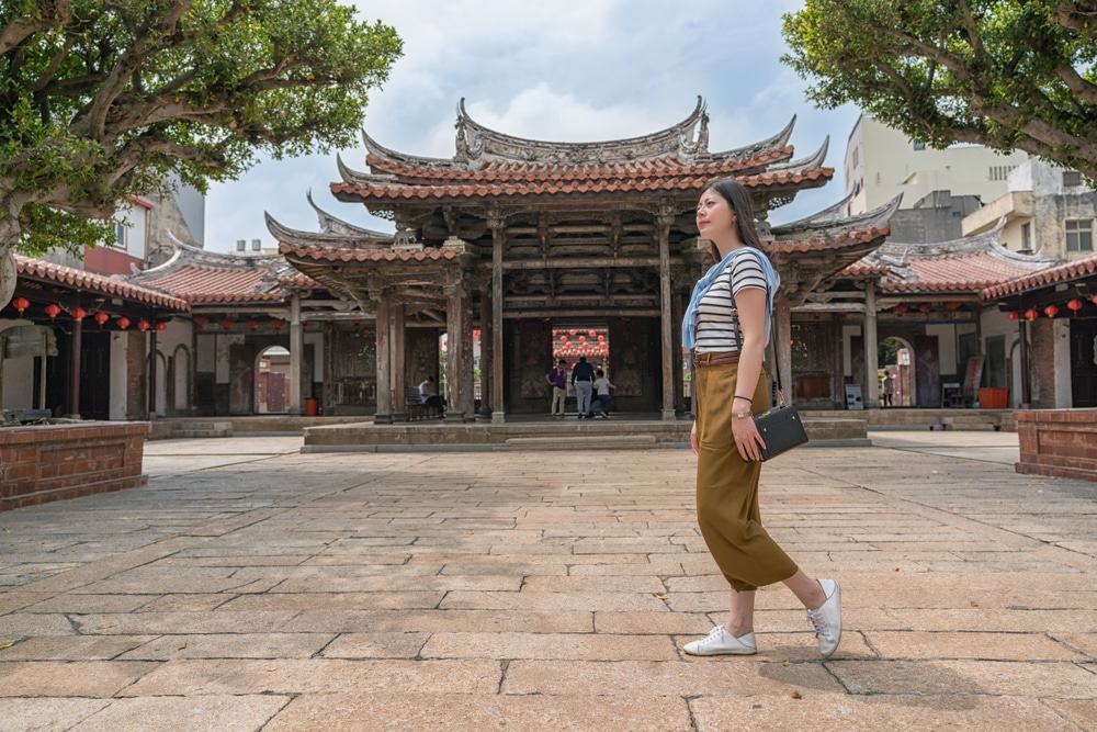  Longshan Temple in Lukan