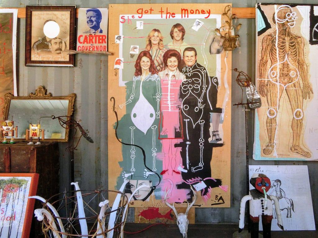 Drive-Thru Museum, Seale