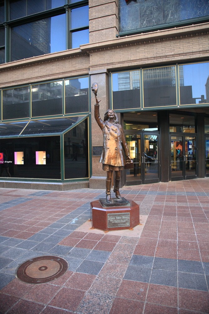 Mary Tyler Moore Statue